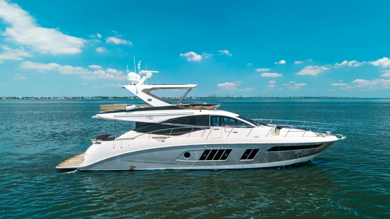 Slide: The Image of Sea Ray L650 Fly 2017 - 10