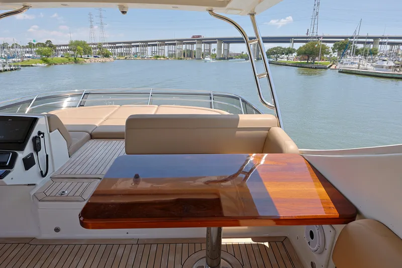 Slide: The Image of Sea Ray L650 Fly 2017 - 18