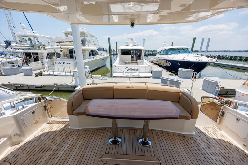 Slide: The Image of Sea Ray L650 Fly 2017 - 21