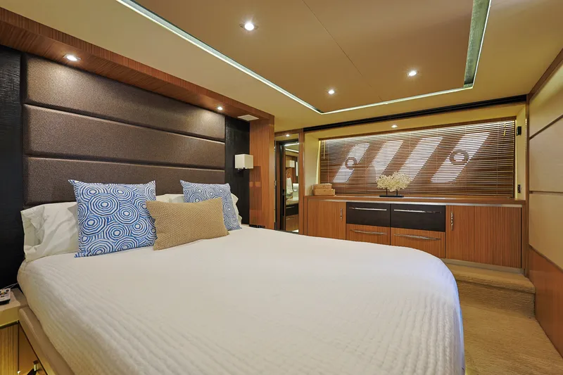 Slide: The Image of Sea Ray L650 Fly 2017 - 40