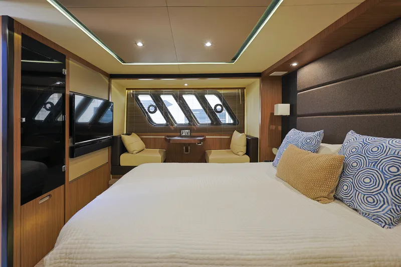 Slide: The Image of Sea Ray L650 Fly 2017 - 43