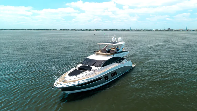 Slide: The Image of Sea Ray L650 Fly 2017 - 5