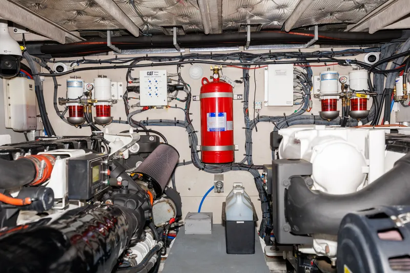 Slide: The Image of Sea Ray L650 Fly 2017 - 53