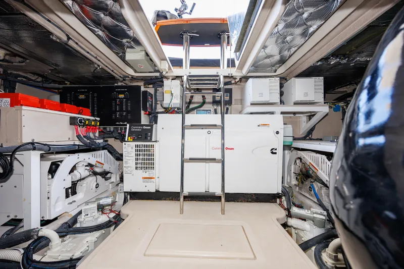 Slide: The Image of Sea Ray L650 Fly 2017 - 54