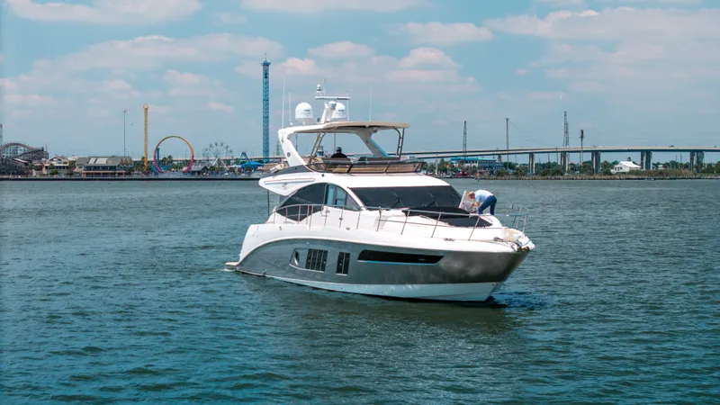 Slide: The Image of Sea Ray L650 Fly 2017 - 7