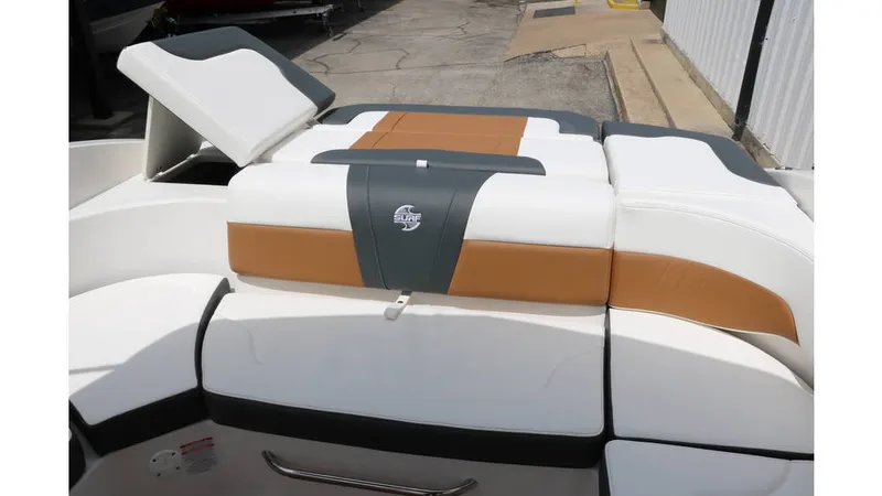 Slide: The Image of Chaparral 23 Surf 2025 - 20