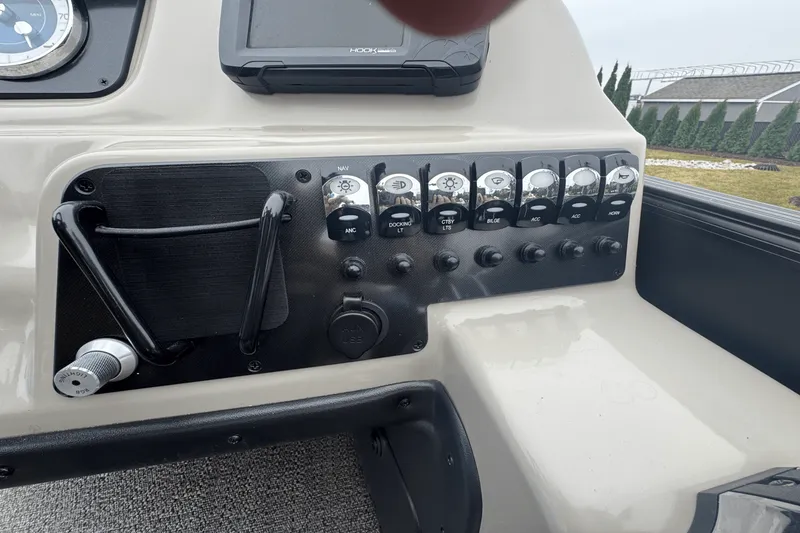 Slide: The Image of Barletta CABRIO 24UC 2022 - 15