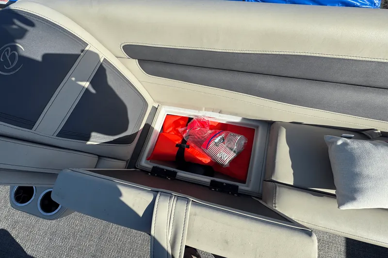 Slide: The Image of Barletta CABRIO 24UC 2022 - 21