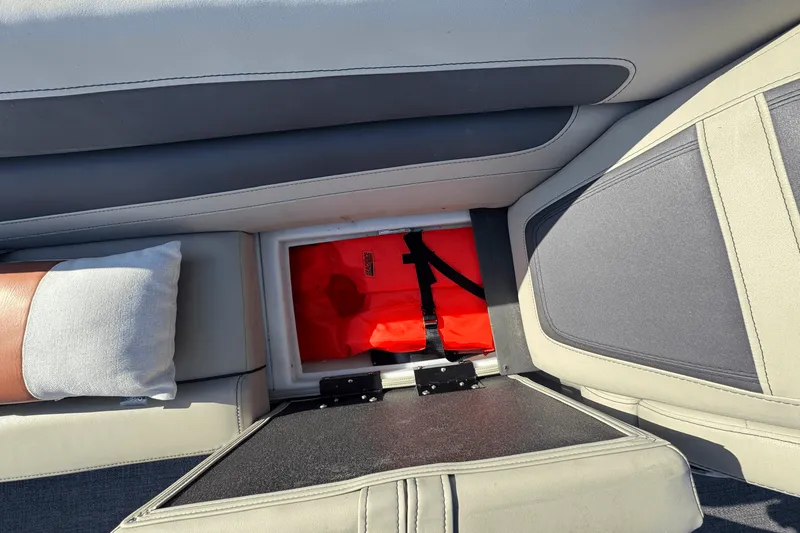 Slide: The Image of Barletta CABRIO 24UC 2022 - 22