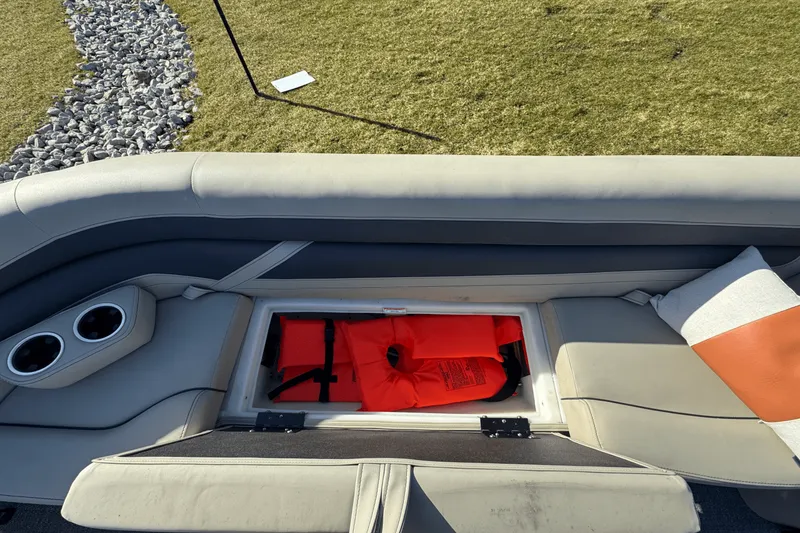 Slide: The Image of Barletta CABRIO 24UC 2022 - 23