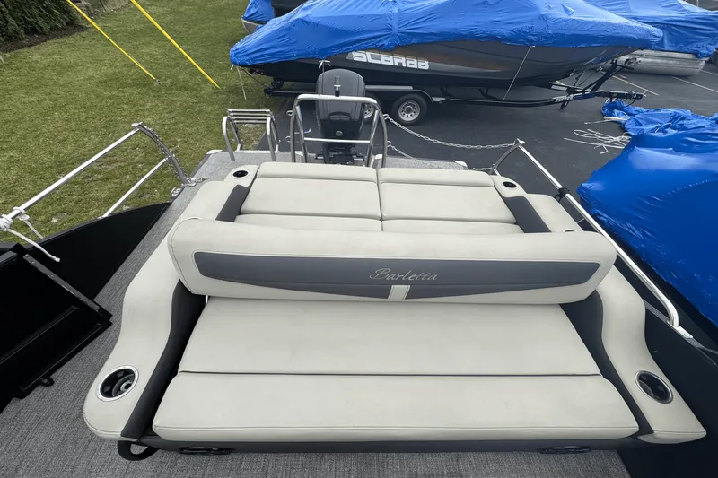 Slide: The Image of Barletta CABRIO 24UC 2022 - 27