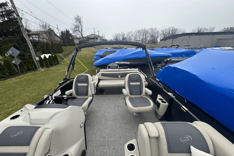 Slide: The Image of Barletta CABRIO 24UC 2022 - 9