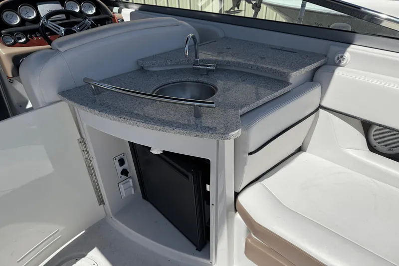 Slide: The Image of Four Winns 310 HORIZON 2008 - 6