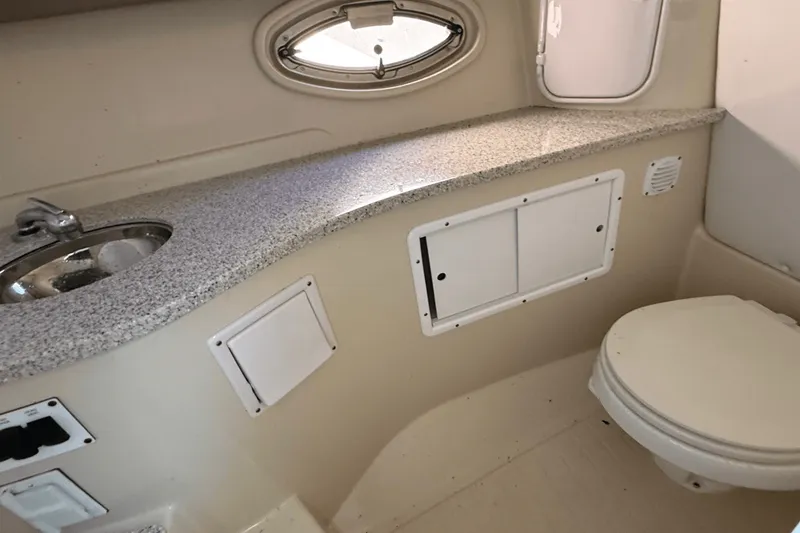 Slide: The Image of Four Winns 310 HORIZON 2008 - 9