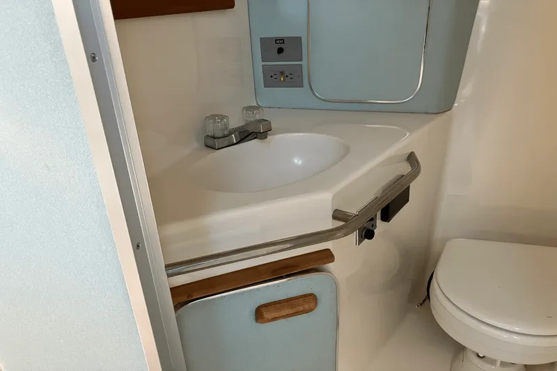 Slide: The Image of Sea Ray 280 SUNDANCER 1989 - 33