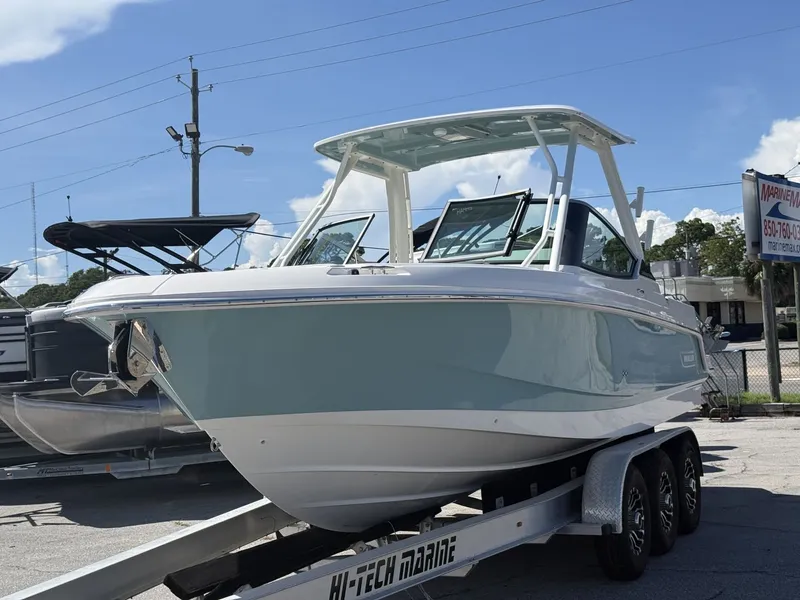 Slide: The Image of Boston Whaler 240 Vantage 2026 - 2