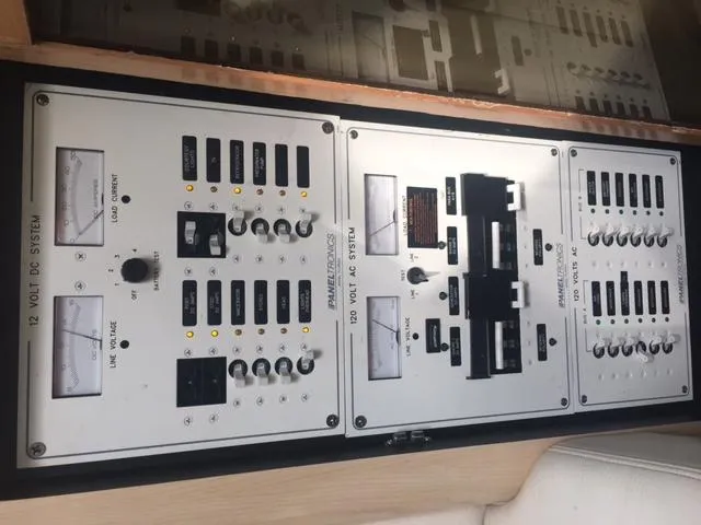 Slide: The Image of Control panel of 2002 Fountain 38 Express Cruiser. - 20
