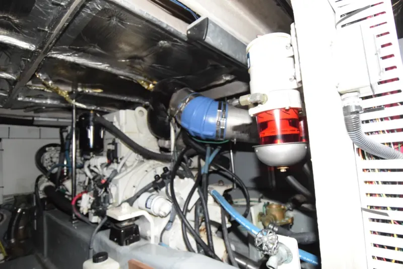 Slide: The Image of Sea Ray 500 Sedan Bridge 2005 - 31