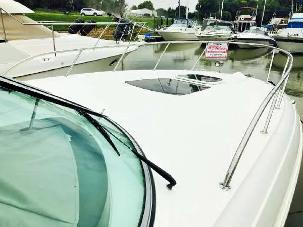 Slide: The Image of Sea Ray 310 Sundancer - w/SkyHook & Trailer 2013 - 51