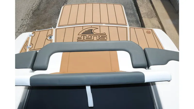 Slide: The Image of Chaparral 23 Surf 2025 - 18