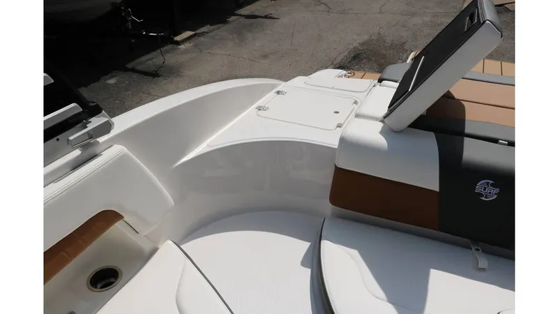 Slide: The Image of Chaparral 23 Surf 2025 - 30