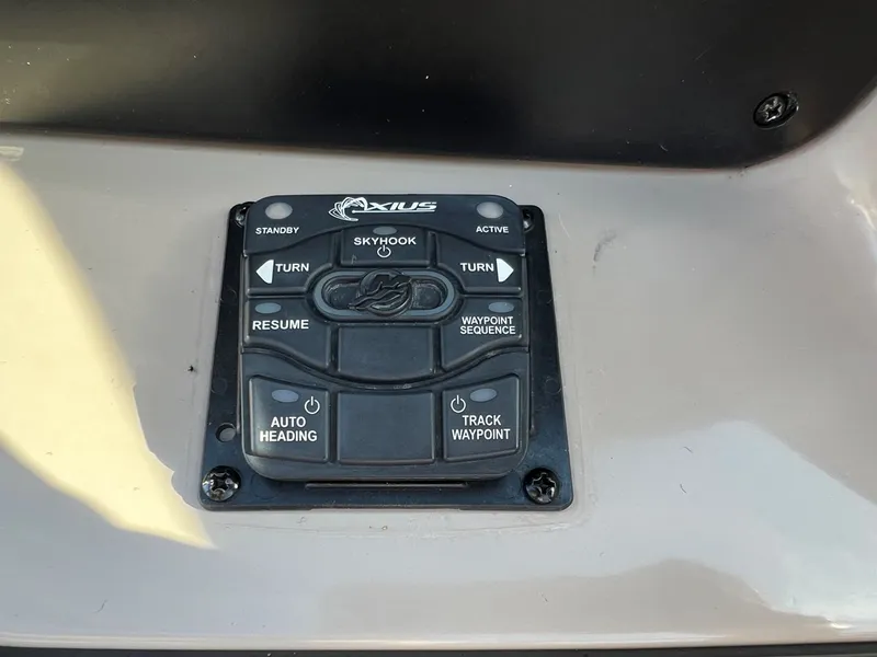 Slide: The Image of Sea Ray 30 2012 - 25