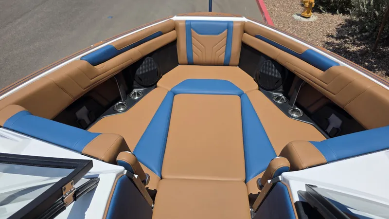 Slide: The Image of Malibu 25 LSV 2026 - 8