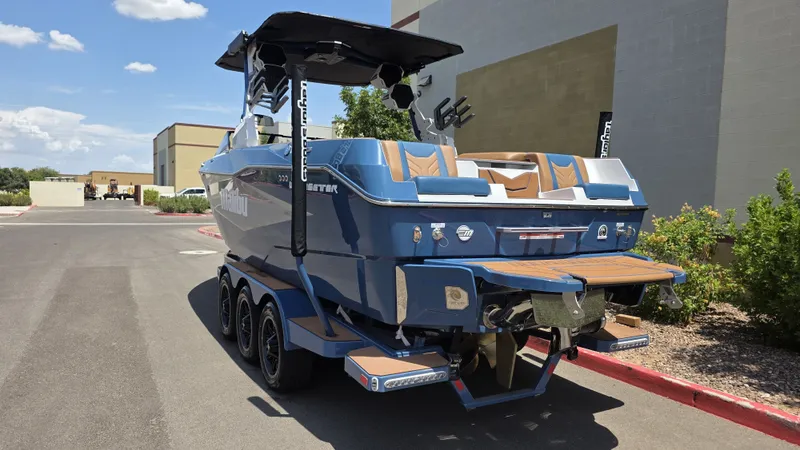 Slide: The Image of Malibu 25 LSV 2026 - 2