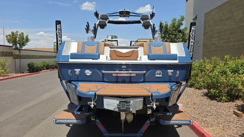 Slide: The Image of Malibu 25 LSV 2026 - 10