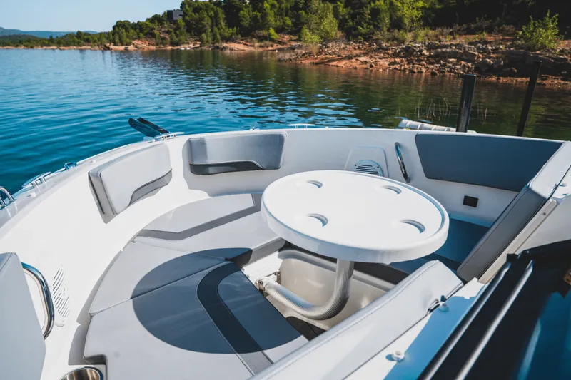 Slide: The Image of Bayliner V20I 2025 - 2