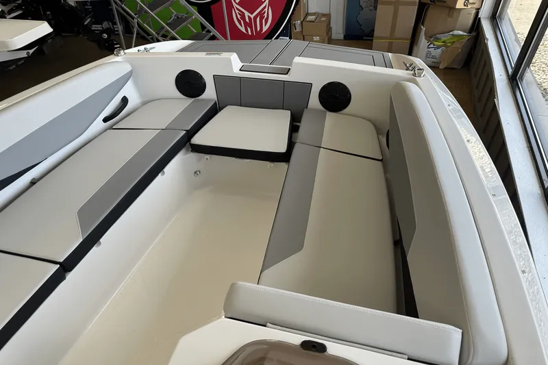 Slide: The Image of Starcraft 16SV OB 2025 - 6