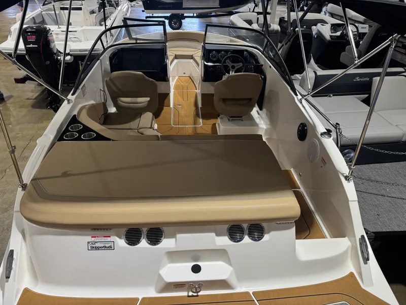 Slide: The Image of Bayliner V20I 2025 - 4