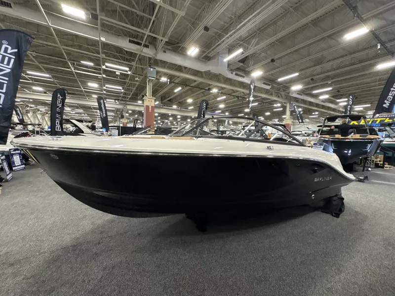 Slide: The Image of Bayliner V20I 2025 - 10