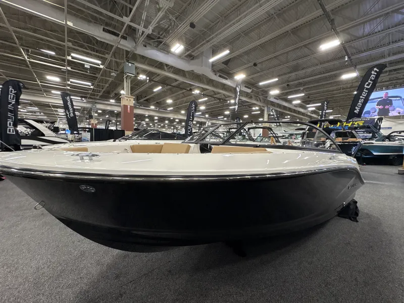 Slide: The Image of Bayliner V20I 2025 - 12