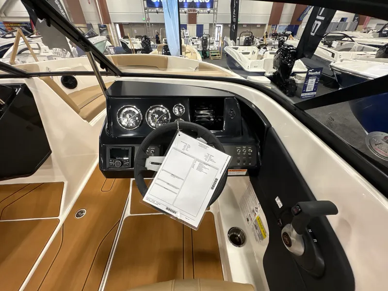 Slide: The Image of Bayliner V20I 2025 - 19