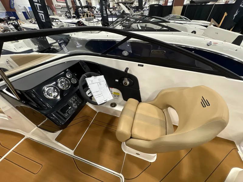 Slide: The Image of Bayliner V20I 2025 - 21
