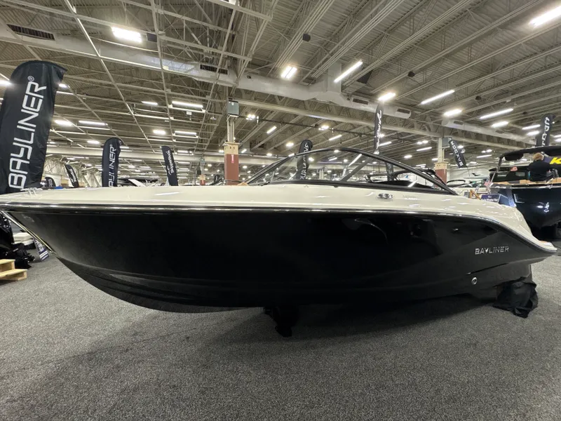 Slide: The Image of Bayliner V20I 2025 - 8