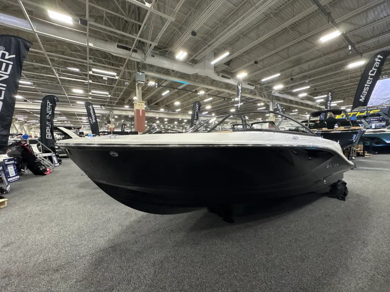Slide: The Image of Bayliner V20I 2025 - 9