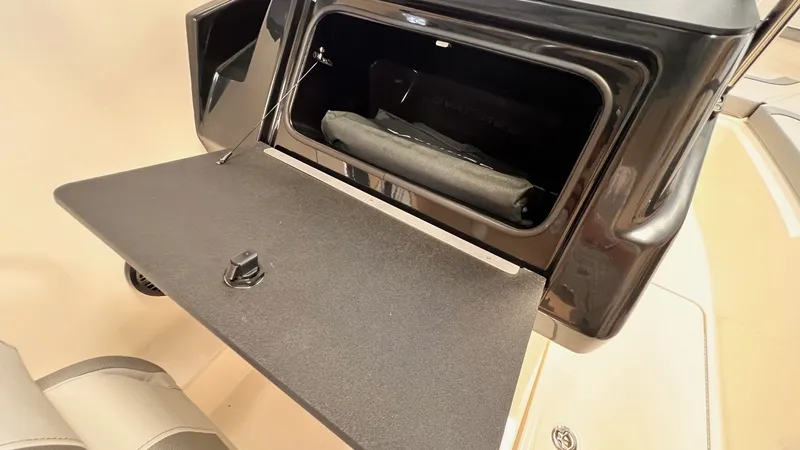 Slide: The Image of Bayliner V20I 2025 - 23