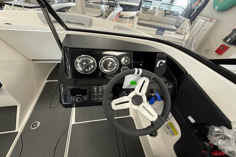 Slide: The Image of Bayliner V20 2025 - 13