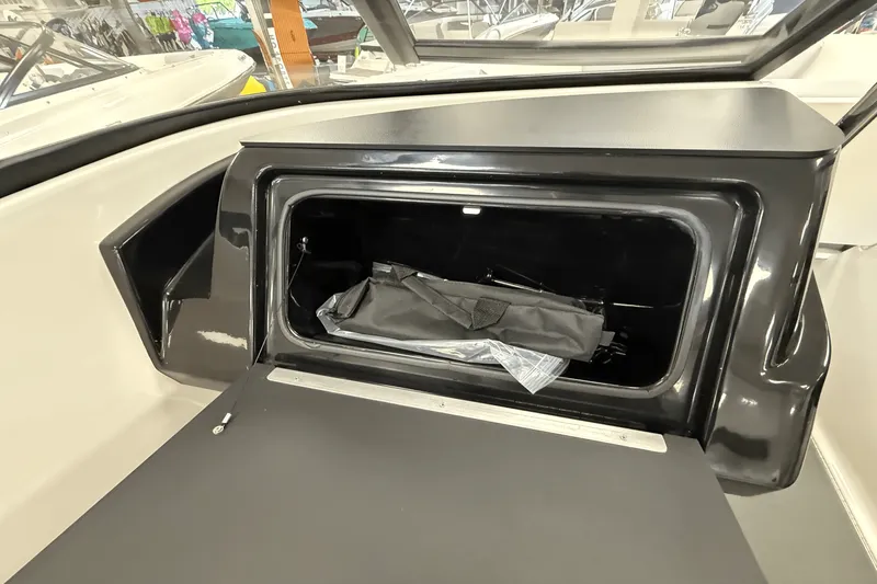 Slide: The Image of Bayliner V20 2025 - 22