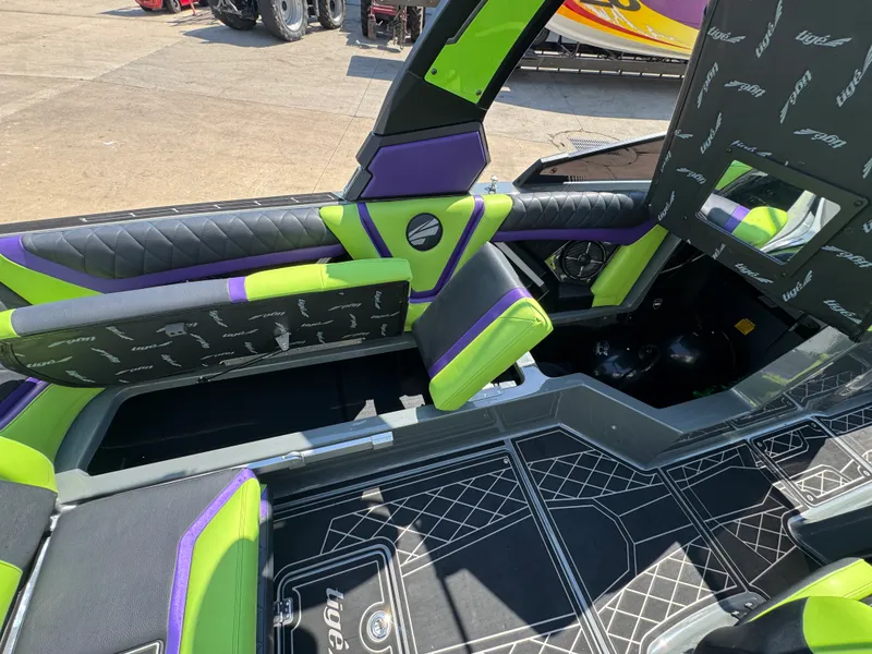 Slide: The Image of Tige 23ZX 2022 - 21