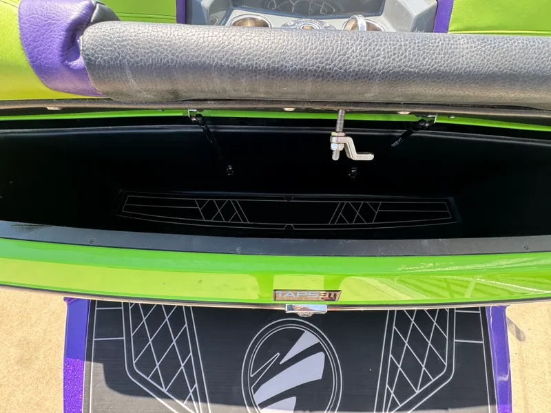 Slide: The Image of Tige 23ZX 2022 - 13