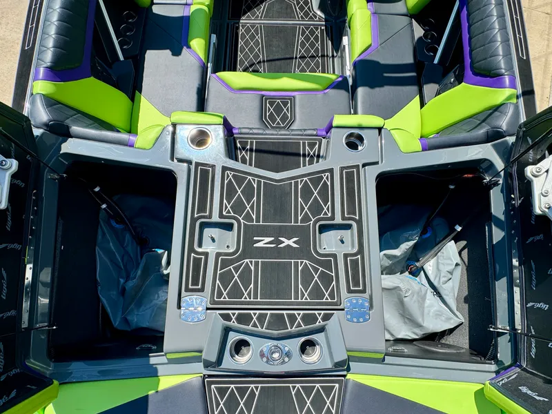 Slide: The Image of Tige 23ZX 2022 - 15