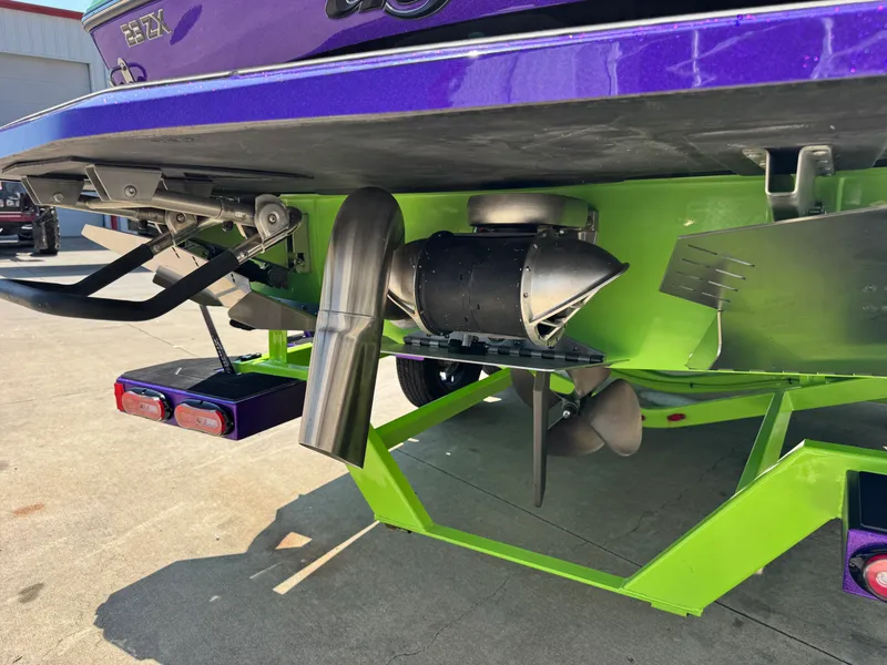 Slide: The Image of Tige 23ZX 2022 - 7