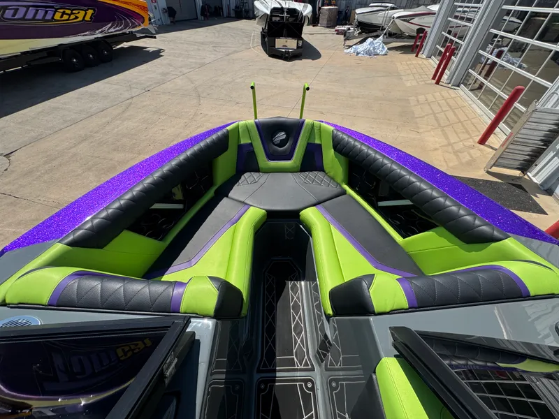 Slide: The Image of Tige 23ZX 2022 - 32