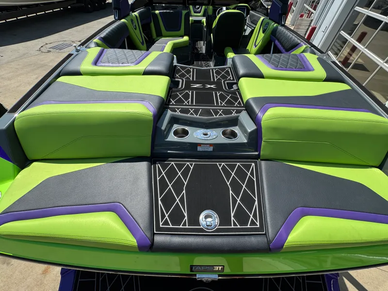 Slide: The Image of Tige 23ZX 2022 - 12
