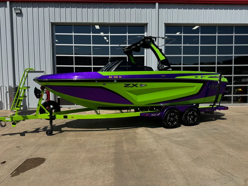 Slide: The Image of Tige 23ZX 2022 - 1