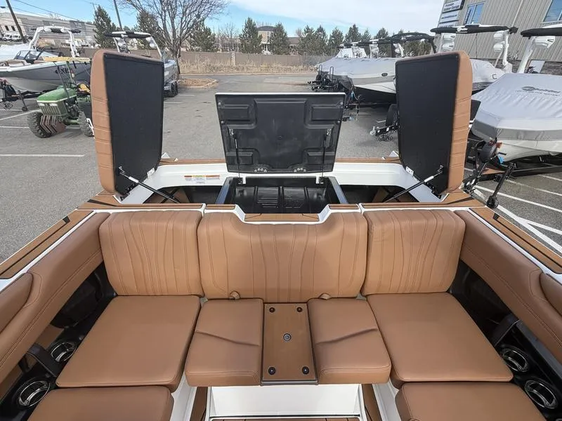 Slide: The Image of Malibu 22 LSV 2026 - 23