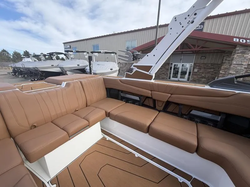 Slide: The Image of Malibu 22 LSV 2026 - 17